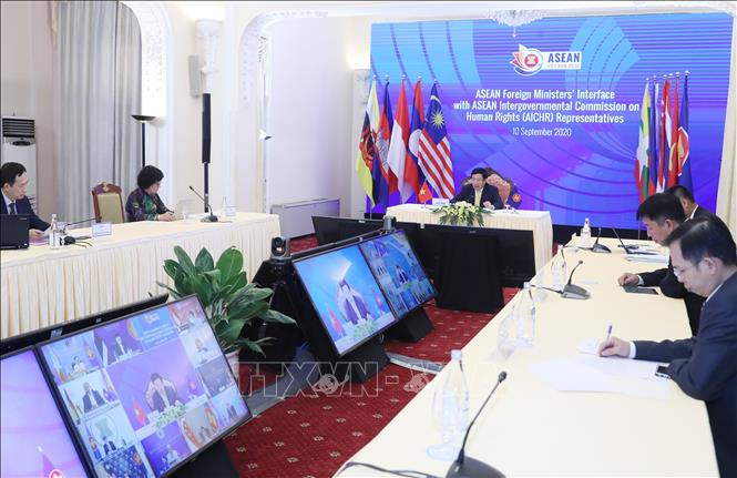 Photo: Vietnamese Deputy Prime Minister, Foreign Minister Pham Binh Minh chairs the event from Hanoi. VNA Photo: Lâm Khánh