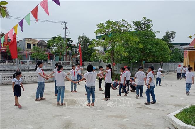 Trong ảnh: Giờ ra chơi của các học sinh Trường Tiểu học Kim Đồng. Ảnh: Đức Phương - TTXVN