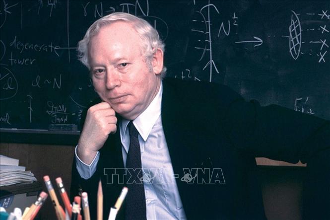 Trong ảnh: Nhà khoa học Steven Weinberg. Ảnh: The University of Texas at Austin/TTXVN