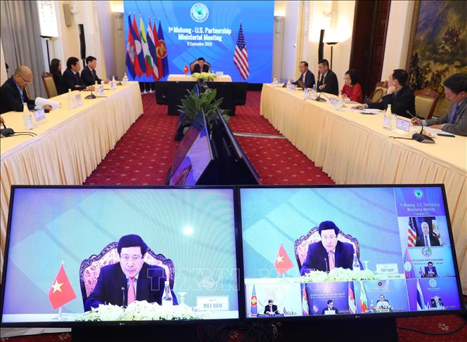 Photo: Vietnamese Deputy Prime Minister, Foreign Minister Pham Binh Minh chairs the meeting from Hanoi. VNA Photo: Lâm Khánh