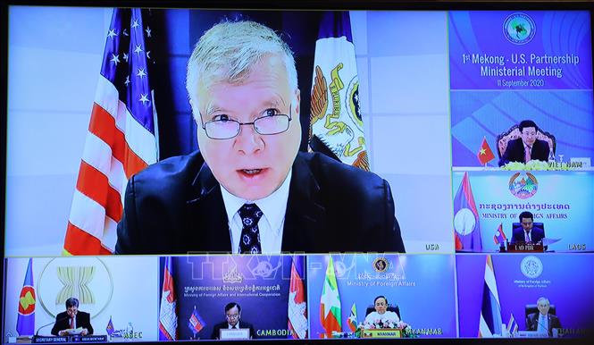 Photo: U.S. Deputy Secretary of State Stephen Edward Biegun speaks at the meeting. VNA Photo: Lâm Khánh