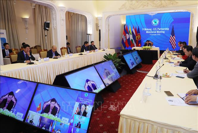 Photo: A view of the meeting from Hanoi. VNA Photo: Lâm Khánh