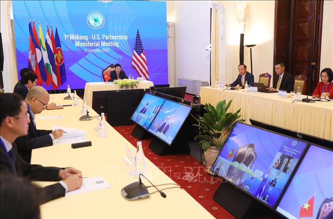Photo: A view of the meeting from Hanoi. VNA Photo: Lâm Khánh