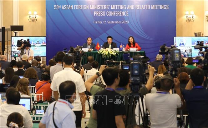 Photo: A view of the press conference. VNA Photo