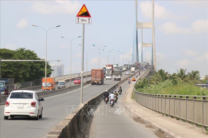 Trong ảnh: Một đoạn thuộc dự án đường dẫn kết nối cầu Phú Mỹ. Ảnh: Trần Xuân Tình - TTXVN
