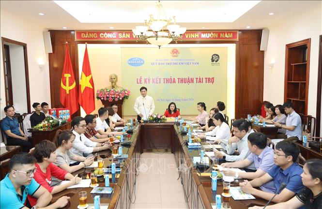 Trong ảnh: Quang cảnh tọa đàm trước Lễ ký. Ảnh: Anh Tuấn – TTXVN