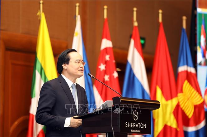 Trong ảnh: Ông Phùng Xuân Nhạ, Bộ trưởng Bộ Giáo dục và Đào tạo Việt Nam phát biểu. Ảnh: Anh Tuấn – TTXVN