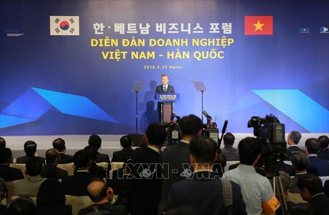 Trong ảnh: Tổng thống Hàn Quốc Moon Jae-in phát biểu tại Diễn đàn Doanh nghiệp Việt Nam – Hàn Quốc trong chuyến thăm cấp Nhà nước tới Việt Nam, ngày 23/3/2018. Ảnh: Dương Giang – TTXVN