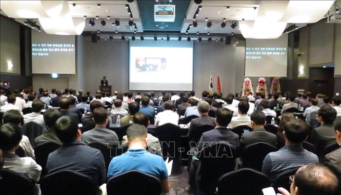Trong ảnh: Ngày 20/6/2019, tại tỉnh Kyeonggi, Hàn Quốc, tỉnh Vĩnh Phúc tổ chức Hội thảo xúc tiến đầu tư nhằm kêu gọi các doanh nghiệp Hàn Quốc đầu tư vào địa phương. Hội thảo đã thu hút gần 300 doanh nghiệp Hàn Quốc quan tâm tìm hiểu đầu tư vào Vĩnh Phúc. Ảnh: Hữu Tuyên - TTXVN
