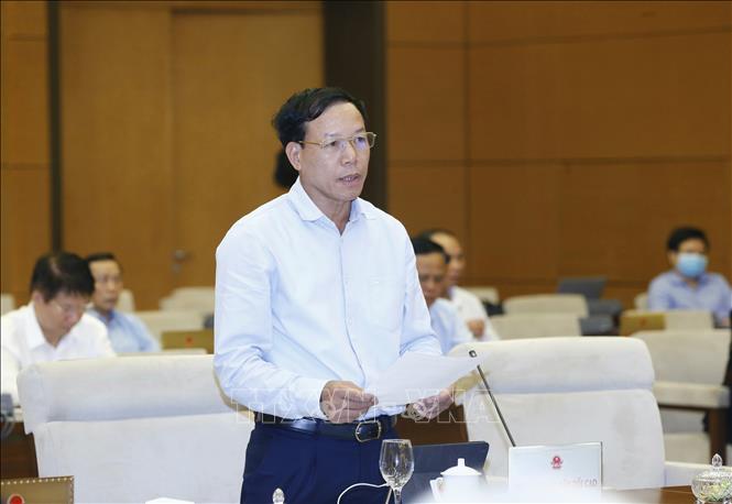 Trong ảnh: Phó Chánh án Tòa án nhân dân Tối cao Nguyễn Trí Tuệ trình bày báo cáo (tóm tắt). Ảnh: Doãn Tấn - TTXVN