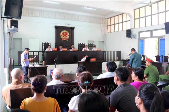 Trong ảnh: Quang cảnh phiên tòa. Ảnh: Nguyễn Thanh - TTXVN