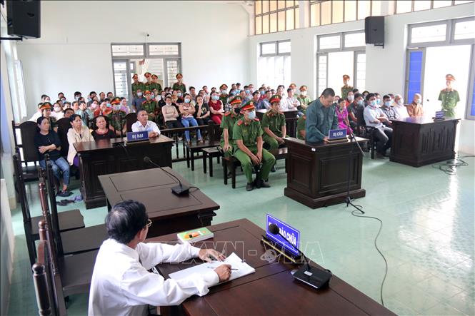 Trong ảnh: Quang cảnh phiên tòa. Ảnh: Nguyễn Thanh - TTXVN