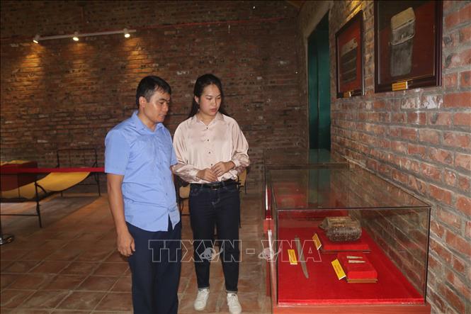 Trong ảnh: Trưng bày các hiện vật trong trận đánh Đông Khê, trong Cụm Di tích Đồn Đông Khê tại Khu Di tích quốc gia đặc biệt Địa điểm Chiến thắng Biên giới năm 1950 huyện Thạch An, tỉnh Cao Bằng. Ảnh: Chu Hiệu - TTXVN