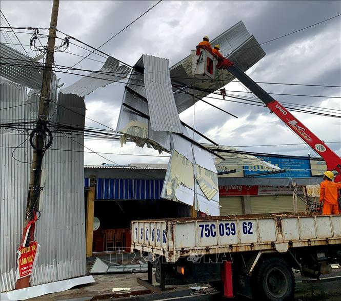 Điện lực Thừa Thiên - Huế khẩn trương khắc phục hậu quả ...
