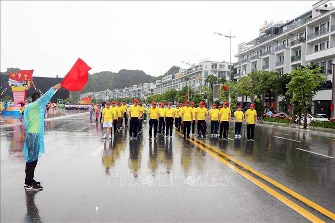 Photo: Non-professional athletes participate in the event. VNA Photo: Đức Hiếu