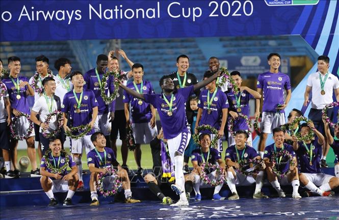 Trong ảnh: Màn ăn mừng chức vô địch Cúp Quốc gia của các cầu thủ Hà Nội. Ảnh: Thành Đạt - TTXVN