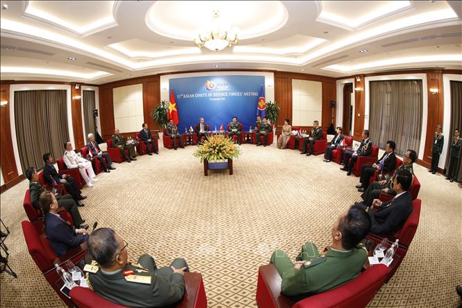 Photo: Sen. Lieut. Gen Phan Van Giang receives ASEAN Ambassadors and Defence Attaches in Vietnam on the sidelines of the meeting. VNA Photo: Dương Giang