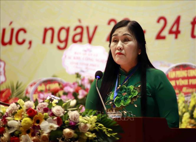Trong ảnh: Chủ tịch Liên minh Hợp tác xã tỉnh Vĩnh Phúc khóa IV Phan Thị Định phát biểu khai mạc Đại hội. Ảnh: Hoàng Hùng - TTXVN