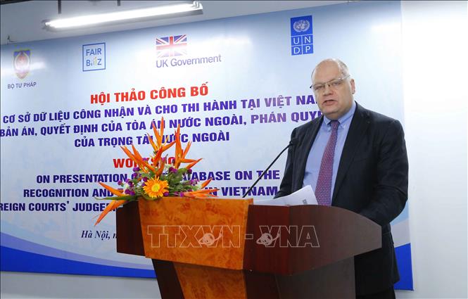 Trong ảnh: Ông Stephen Taylor, Trưởng phòng Chính trị, Đại sứ quán Anh tại Việt Nam phát biểu. Ảnh: Doãn Tấn - TTXVN