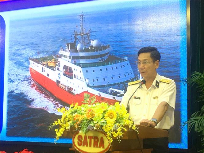 Trong ảnh: Đại tá Đỗ Hồng Duyên, Chủ nhiệm Chính trị Vùng 2 Hải quân Việt Nam phát biểu.
Ảnh: Thanh Vũ – TTXVN 