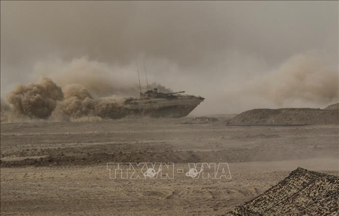 Trong ảnh: Lực lượng xe tăng xe bọc thép tổ chức phản công. Ảnh: Duy Trinh - Pv TTXVN tại Nga