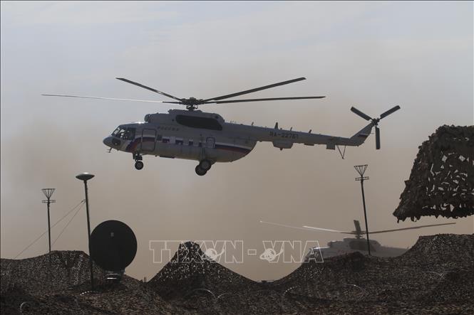 Trong ảnh: Đội bay đặc biệt đưa Tổng tổng thống Nga Vladimir Putin đến thị sát cuộc tập trận chiến lược Kavkaz-2020.  Ảnh: Duy Trinh - Pv TTXVN tại Nga