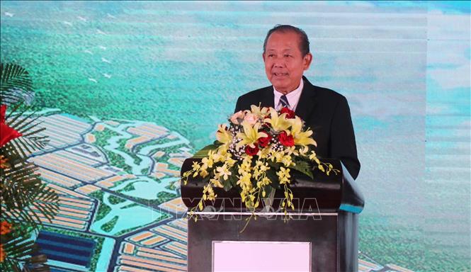Phó Thủ tường Thường trực Trương Hòa Bình phát biểu tại lễ khởi công Khu công nghiệp, đô thu và dịch vụ Becamex VSIP Bình Định. Ảnh: Phạm Kha – TTXVN.