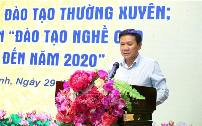 Trong ảnh: Ông Đới Văn Chinh, Phó Giám đốc Sở Lao động – Thương binh và Xã hội tỉnh Hòa Bình phát biểu tại Hội nghị. Ảnh: Anh Tuấn – TTXVN