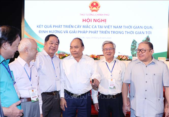 Trong ảnh: Thủ tướng Nguyễn Xuân Phúc với các đại biểu dự hội nghị. Ảnh: Thống Nhất – TTXVN
