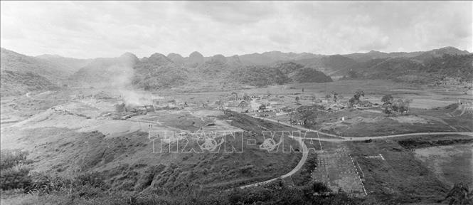 Sáng sớm ngày 16/9/1950, ta bắt đầu nổ súng đánh cụm cứ điểm Đông Khê, mở màn Chiến dịch biên giới. Trong ảnh: Các vị trí của địch tại Đông Khê bị trúng pháo của bộ đội ta trong Chiến dịch biên giới 1950. Ảnh: TTXVN