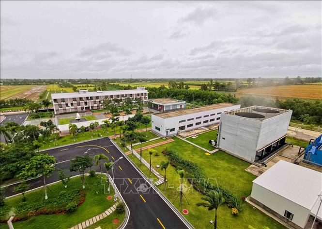 Trong ảnh: Nhà máy đốt rác phát điện Cần Thơ. Ảnh: Thanh Liêm - TTXVN