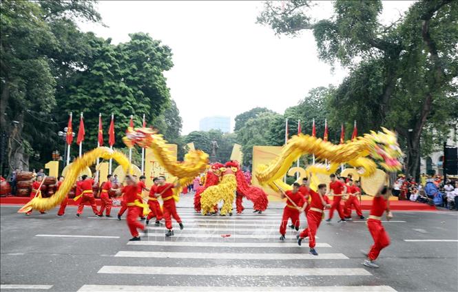 Trong ảnh: Màn Múa rồng tại Liên hoan. Ảnh: Anh Tuấn - TTXVN