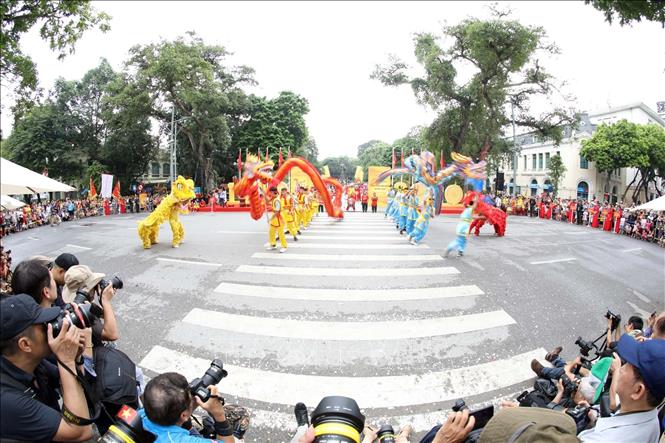 Trong ảnh: Màn Múa rồng tại Liên hoan. Ảnh: Anh Tuấn - TTXVN