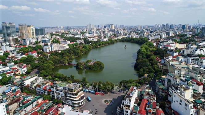 Photo: Hoan Kiem Lake or Sword Lake is a picturesque waterbody in Hanoi. VNA Photo: Thành Đạt