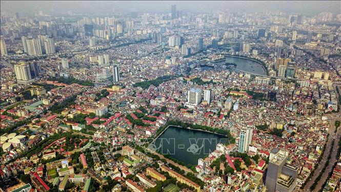 Photo: Bird's eye view of Xa Dan and Hoang Cau lakes in Dong Da district. VNA Photo: Thành Đạt