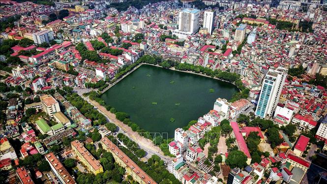 Photo: Bird's eye view of Xa Dan lake in Dong Da district. VNA Photo: Thành Đạt