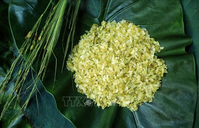 Photo: Speaking of culinary culture in Hanoi, we cannot fail to mention a specialty of Hanoi – green (young) sticky rice from Vong village. VNA Photo: Thành Đạt