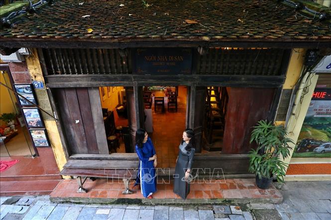 Trong ảnh: Phía bên ngoài ngôi nhà cổ 87 phố Mã Mây. Ảnh: TTXVN