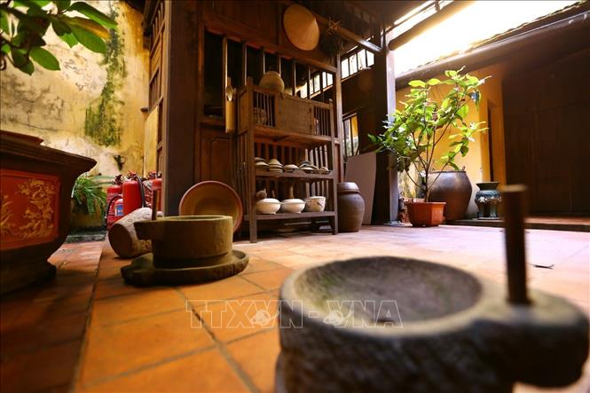 Trong ảnh: Không gian khu bếp trong ngôi nhà cổ 87 Mã Mây. Ảnh: TTXVN