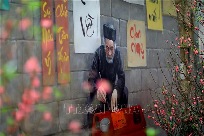 Trong ảnh: Không gian nghệ thuật mới trên phố Bích Họa (Phùng Hưng). Ảnh: Nhật Anh - TTXVN