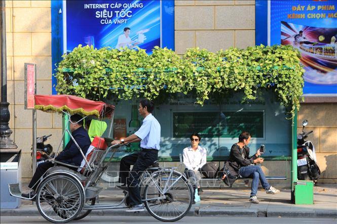 Trong ảnh: Hà Nội điểm đến của khách du lịch trong và ngoài nước. Ảnh: Nhật Anh - TTXVN