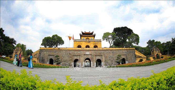 Trong ảnh: Đoan Môn là cửa chính phía Nam vào Hoàng thành Thăng Long được xây dựng vào thời nhà Lê trung hưng được tu sửa vào thời nhà Nguyễn. Ảnh: TTXVN