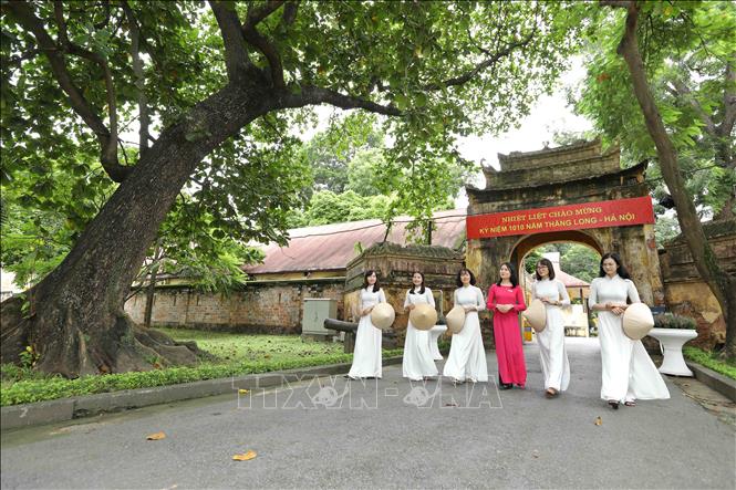 Trong ảnh: Cổng số 9 Hoàng Diệu là một trong các cổng vào khu di tích Hoàng Thành Thăng Long. Ảnh: TTXVN