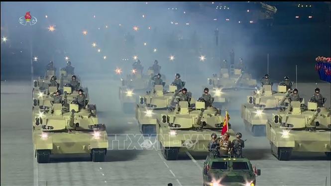 Trong ảnh (do Đài truyền hình Trung ương Triều Tiên đăng phát): Xe quân sự Triều Tiên tại lễ duyệt binh kỷ niệm 75 năm thành lập Đảng Lao động Triều Tiên tại quảng trường Kim Il Sung ở Bình Nhưỡng, ngày 10/10/2020. Ảnh: AFP/TTXVN