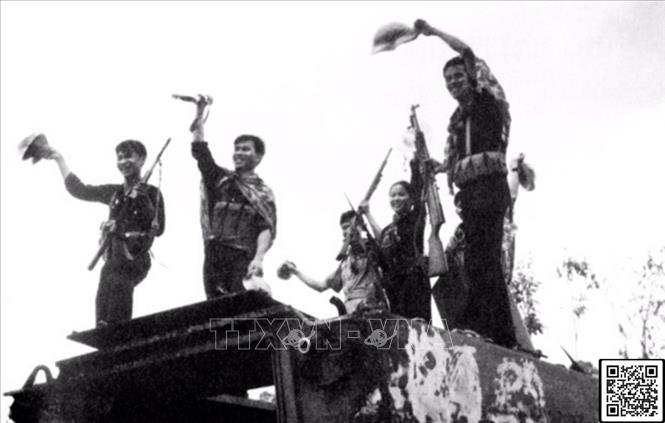Trong ảnh: Chiến công diệt xe tăng của TTXGP trong trận càn Junction City của Mỹ (1967). Ảnh: TTXGP