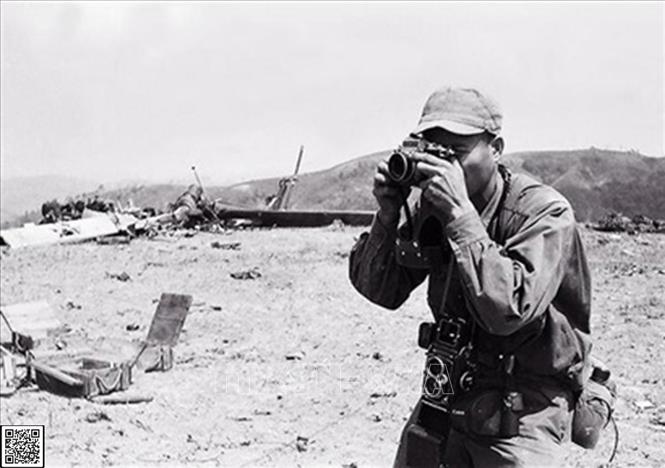 Trong ảnh: Liệt sĩ - nhà báo Lương Nghĩa Dũng, phóng viên chiến trường của Thông tấn xã Việt Nam đã hy sinh trên chiến trường Quảng Trị trong kháng chiến chống Mỹ, cứu nước. Ảnh: VNTTX
