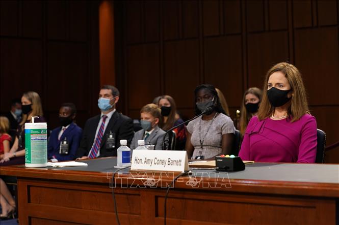 Trong ảnh: Thẩm phán Tòa án Tối cao Mỹ được đề cử Amy Coney Barrett tại phiên điều trần trước Ủy ban Tư pháp Thượng viện ở Washington DC., ngày 12/10/2020. Ảnh: AFP/TTXVN 