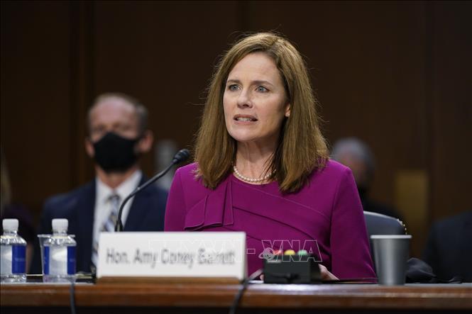 Trong ảnh: Thẩm phán Tòa án Tối cao Mỹ được đề cử Amy Coney Barrett tại phiên điều trần trước Ủy ban Tư pháp Thượng viện ở Washington DC., ngày 12/10/2020. Ảnh: AFP/TTXVN 