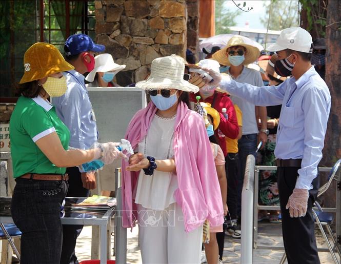 Trong ảnh: Trong đại dịch COVID-19, Phú Yên vẫn là điểm đến an toàn, hấp dẫn. Ảnh: Xuân Triệu - TTXVN