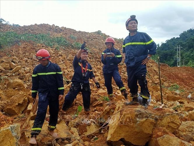 Photo: All-out efforts to search for missing people at hydropower plant landslide. VNA Photo